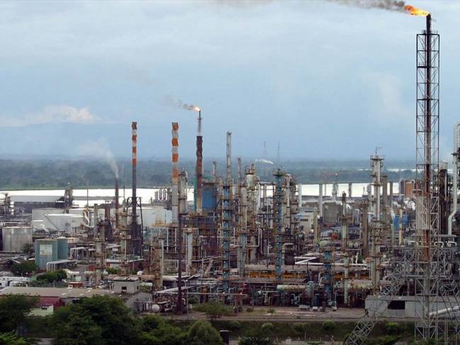 El MinMinas entregó parte de tranquilidad sobre la operación  de la refinería de Barrancabermeja. Foto: Colprensa