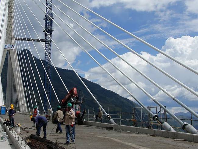 Mientras no haya luz verde del interventor y la Sociedad Colombiana de Ingenieros, el Gobierno no recibirá el puente Hisgaura. Foto: Colprensa