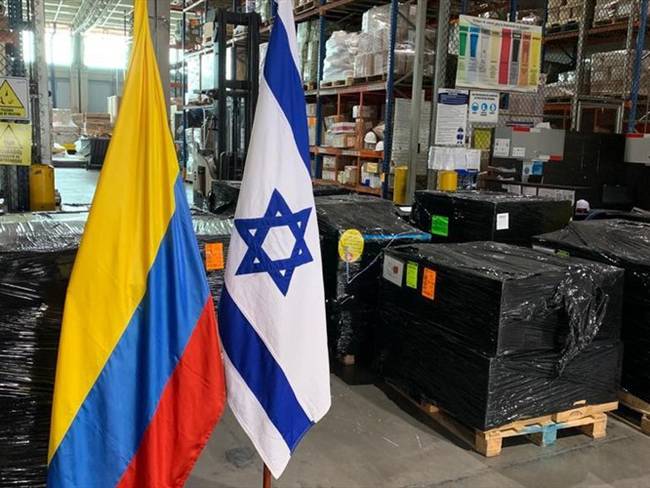 Israel le entregó a Colombia dos toneladas de elementos de protección personal. Foto: Embajada de Israel