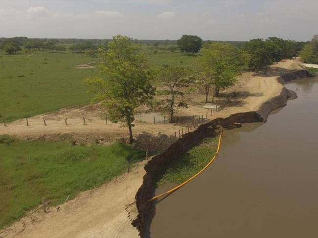 Erosión fluvial en vía Salamina - El Piñón. Foto: Gobernación del Magdalena