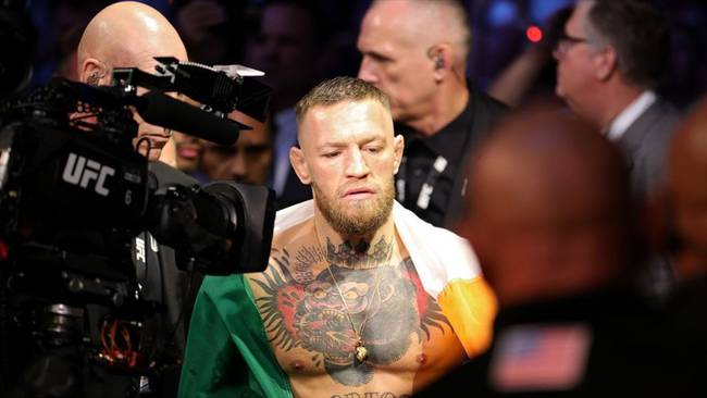 Así fue la dolorosa fractura de tobillo que sufrió Conor McGregor en combate. Foto: Getty Images/ Stacy Revere