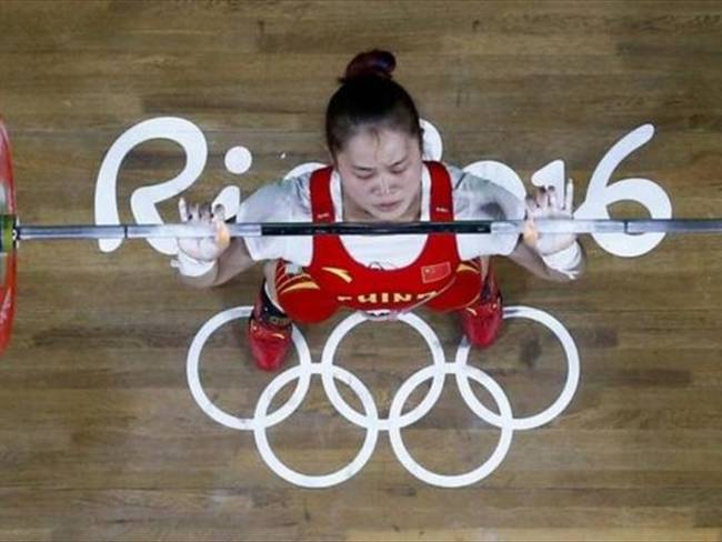 Deng Wei levantó 262 kilos.. Foto: BBC Mundo
