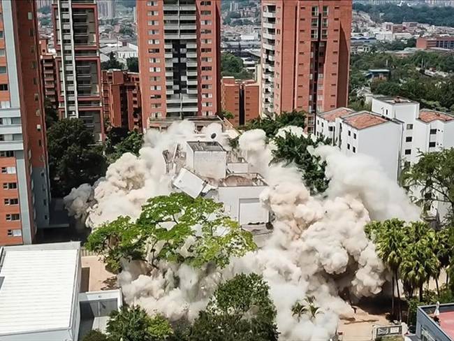 Edificio Mónaco, la huella de Pablo Escobar que dejó de existir en Medellín. Foto: Agencia Anadolu