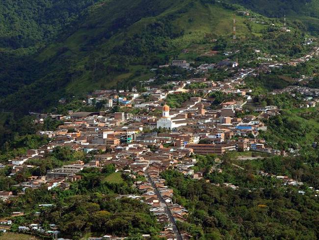 En Ituango, 596 personas salieron de sus viviendas localizadas en tres veredas aledañas a ese municipio. Foto: Agencia EFE