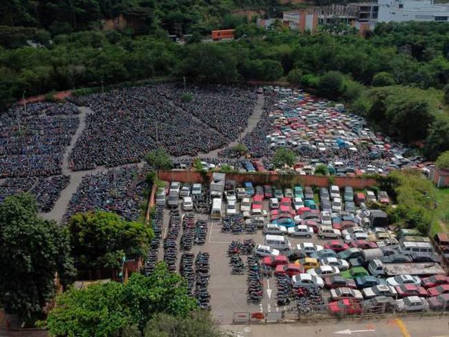 En ‘veremos’ están 3 mil vehículos robados de los patios de Tránsito Bucaramanga