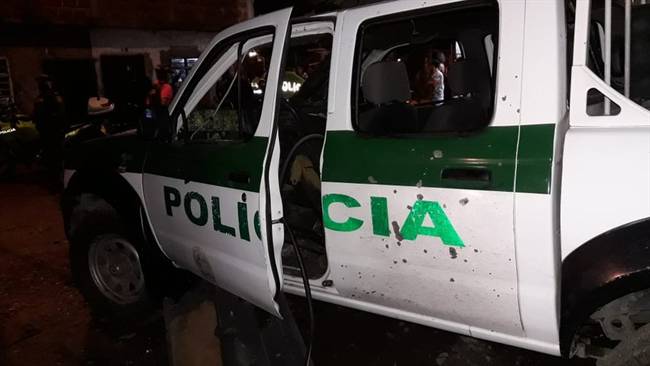 Los policías heridos fueron trasladados a la Clínica Valle del Lili. Foto: Cortesía