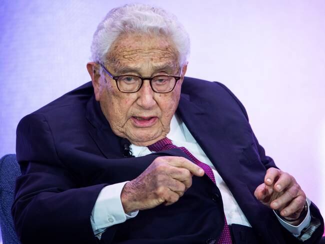 JJL01. WASHINGTON (ESTADOS UNIDOS), 29/11/2023.- Fotografía de archivo fechada el 29 de julio de 2019 que muestra al ex secretario de Estado estadounidense Henry Kissinger durante la Celebración del 230 aniversario del Departamento de Estado, en Washington (EE.UU.). Kissinger falleció este miércoles a los 100 años de edad en su hogar en Connecticut, informaron los medios de Estados Unidos. EFE/ Jim Lo Scalzo ARCHIVO