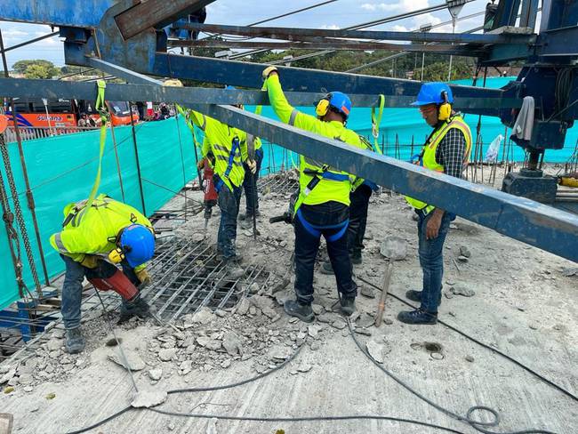 La responsabilidad de remover y reconstruir la dovela, es de Cementos Argos. Foto: Gobernación del Valle del Cauca.