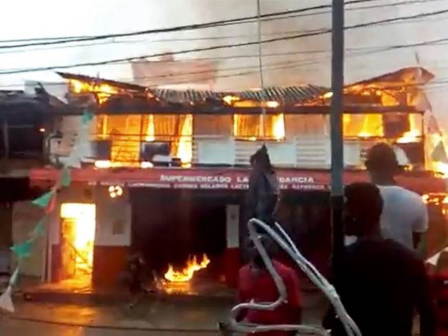Las llamas se propagaron rápidamente dejándolo todo calcinado. Crédito: Sucesos Cauca.