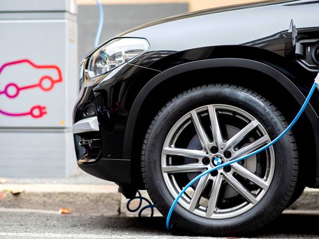Proponen eliminar arancel a la importación de vehículos con tecnologías limpias. Foto: Hauke-Christian Dittrich/picture alliance via Getty Images