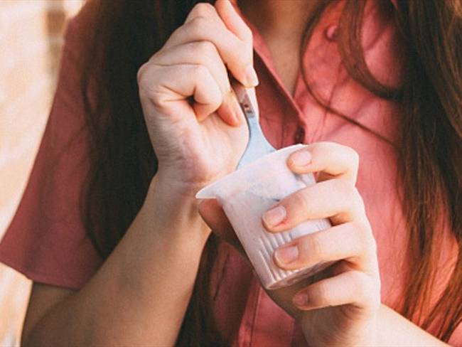 Nuevo estudio alerta sobre los elevados niveles de azúcar en yogures. Foto: Getty Images