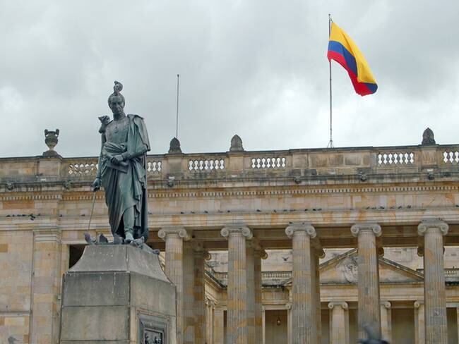 &quot;National Congress building in BogotA!, Colombia. It faces the North Bolivar Plaza and extends south to Casa de NariAo. Here Congress holds full house meetings and the President of the Republic takes office.&quot;