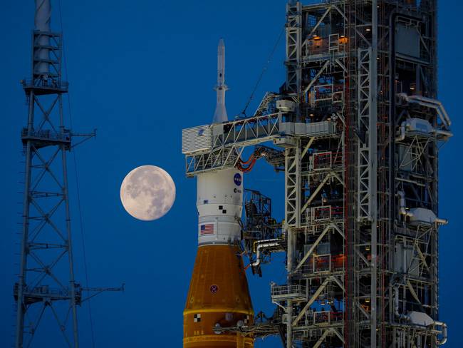 Imagen de referencia de un cohete desde el Kennedy Space Center de la NASA. (Photo by Eva Marie UZCATEGUI / AFP) (Photo by EVA MARIE UZCATEGUI/AFP via Getty Images)