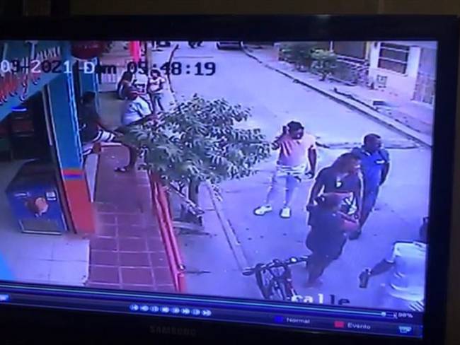 La Policía Metropolitana de Cartagena adelanta las investigaciones para tratar de dar con los responsables de este ataque. Foto: Captura de video