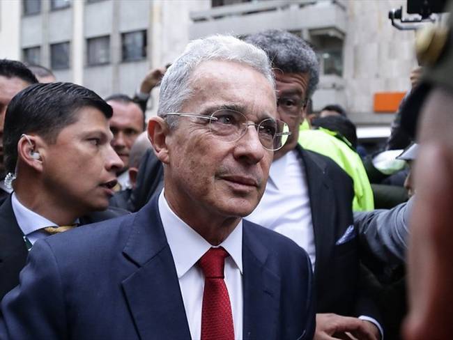 Álvaro Uribe conservará su condición de imputado. Foto: Colprensa / DIEGO PINEDA