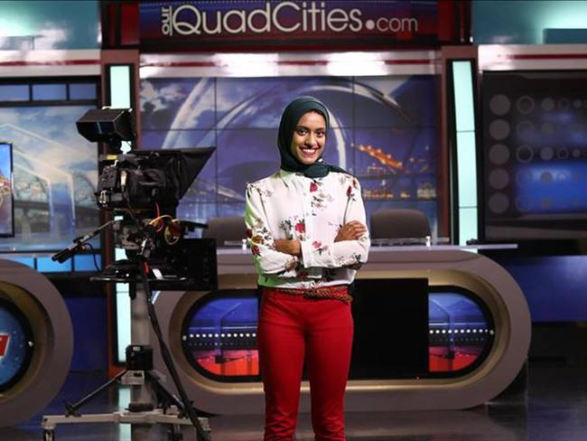 La presentadora de noticias, Tahera Rahman, posa para una foto durante una entrevista en Chicago. Foto: Bilgin S. &#350;a&#351;maz- Agencia Anadolu