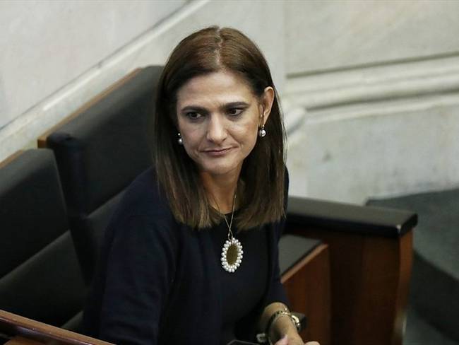 La ministra de Transporte Ángela María Orozco anunció que esta semana se suscribirá un acuerdo con Bancoldex para tener una línea especial de crédito dirigida al sector. Foto: Colprensa