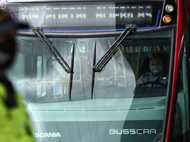 Usuarios de Transmilenio han reportado aglomeraciones y falta de buses en el sistema. Foto: Colprensa / ÁLVARO TAVERA