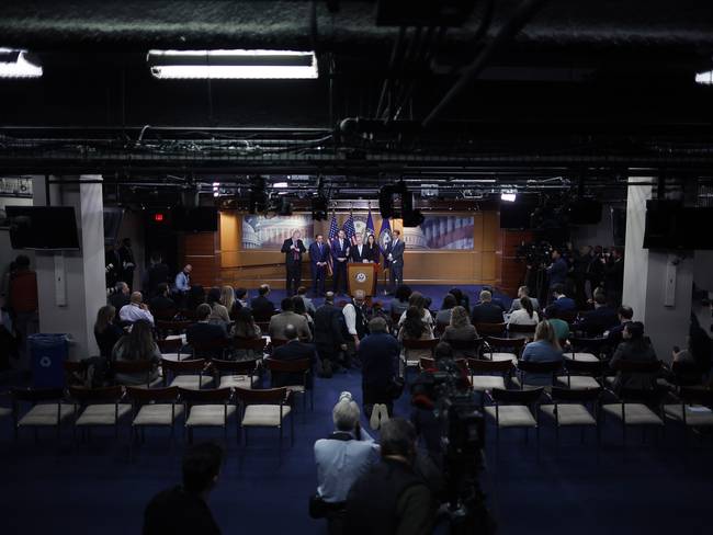 Los miembros de la Conferencia Republicana de la Cámara realizan una conferencia de prensa luego de una reunión del caucus en el Capitolio de los EE. UU. el 10 de enero de 2023 en Washington, DC. Foto de Chip Somodevilla/Getty Images.