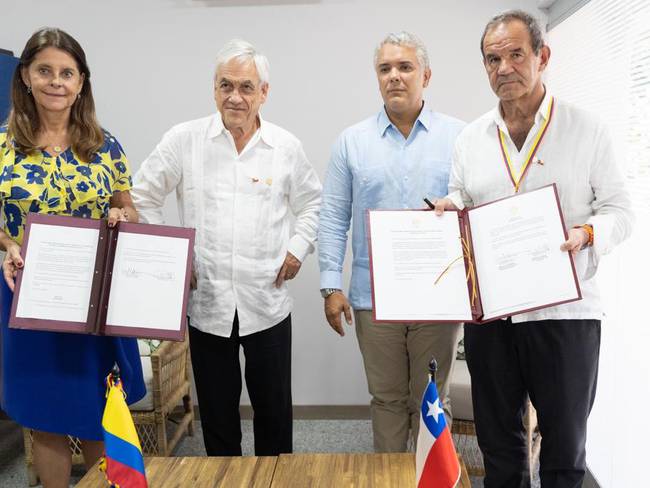 Colombia y Chile suscriben acuerdo para fortalecer el transporte aéreo entre ambos países. Foto: Cancillería colombiana
