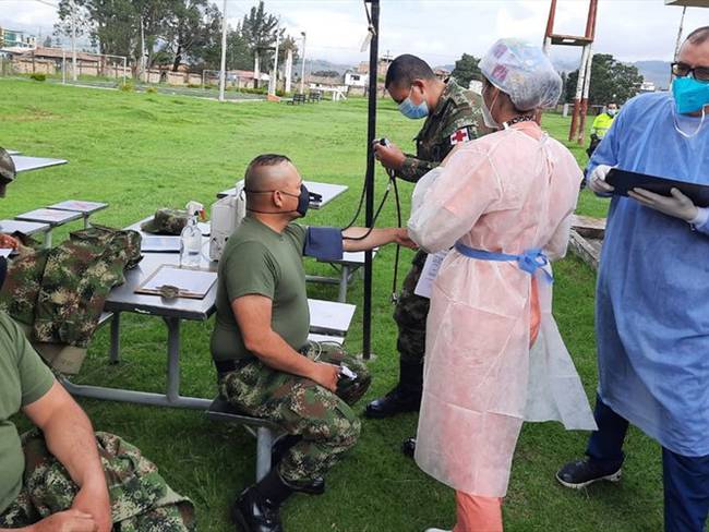 El coronel dijo que el objetivo, es cumplir con el 100% de la vacunación del personal.. Foto: Primera Brigada del Ejército.