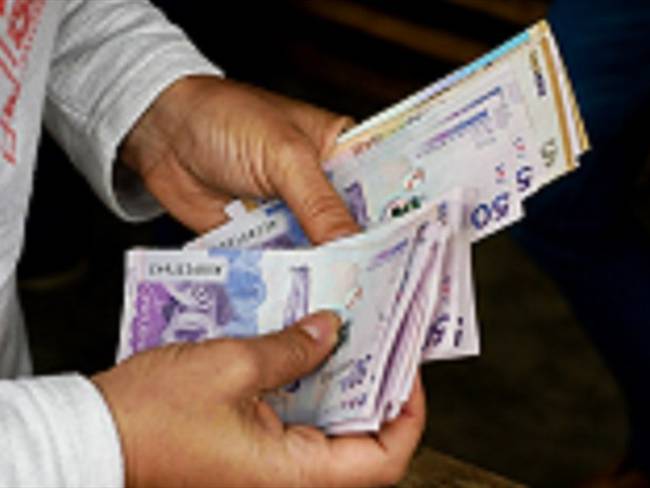 Imagen de referencia de dinero colombiano. Foto: Getty Images /  Ricardo Vallejo / EyeEm