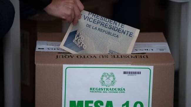 Imagen de referencia del tarjetón para la segunda vuelta presidencial en Colombia. Foto: Getty Images