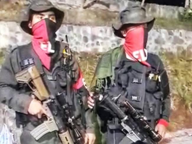 Patrullajes del ELN en el oriente del Cauca. Crédito:Red de Apoyo Cauca.