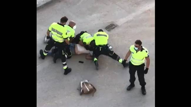 En Sigue La W mostramos el testimonio del colombiano agredido y casi asfixiado por los guardias del metro en Sevilla, España.. Foto: Captura de video