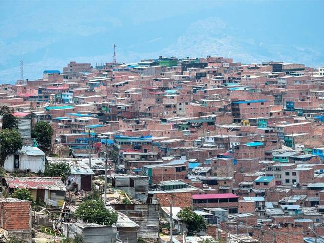 Ana vive en El Recuerdo sur, en la parte alta de Ciudad Bolívar. Un lugar sombrío con problemas de seguridad, rivalidad e infraestructura. Foto: Getty Images