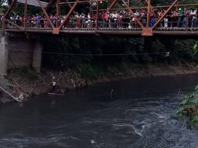 La tragedia se presentó en el Río Palo que pasa por el barrio Las Dos Aguas de Puerto Tejada. Crédito: Bomberos Puerto Tejada.