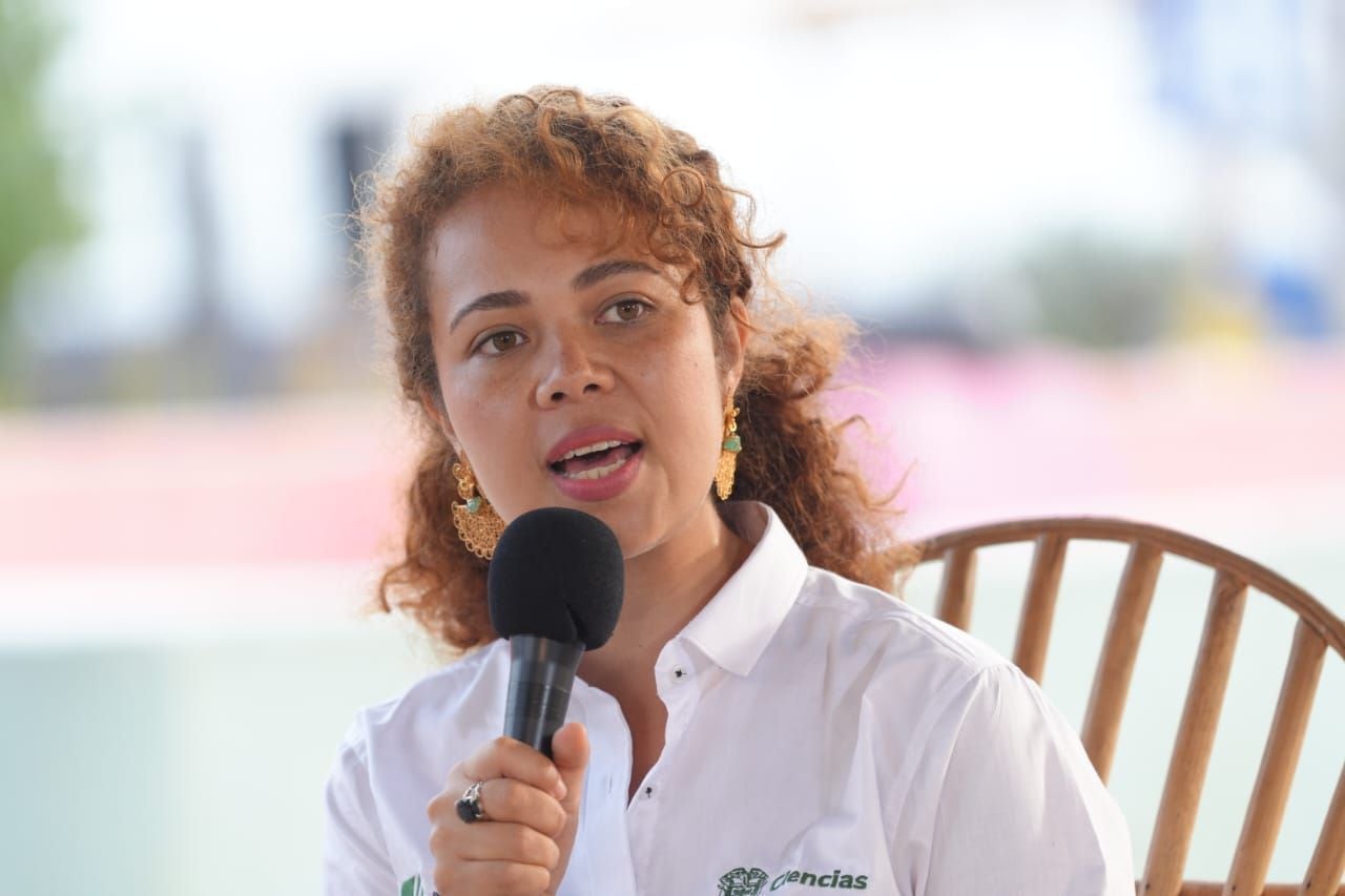 Debe renunciar: Pedraza por “experiencia inflada” en hoja de vida de MinCiencias