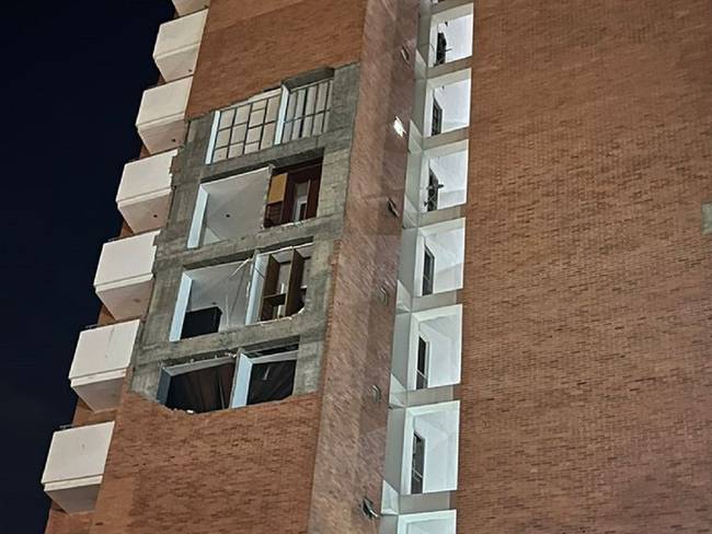 Continúa caída de la fachada del edificio Versalles en Cúcuta- Cortesía W Radio 