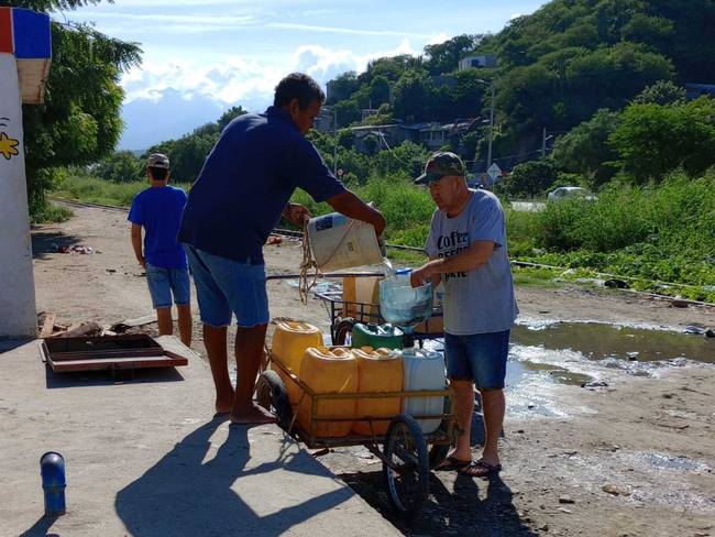 25 días sin agua completan los habitantes de la ensenada Juan XXIII en Santa Marta