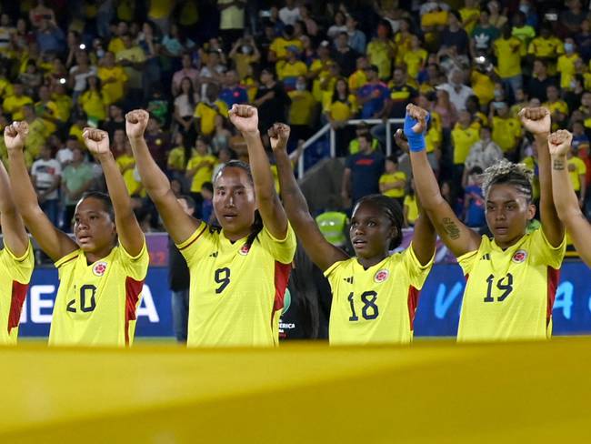 Ellas levantaron sus manos indicando que el fútbol femenino está creciendo: Abadía