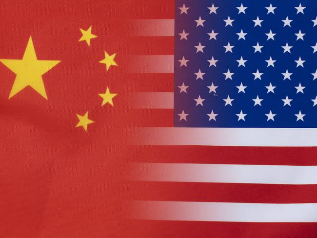 Banderas de China y Estados Unidos. Foto: Getty Images