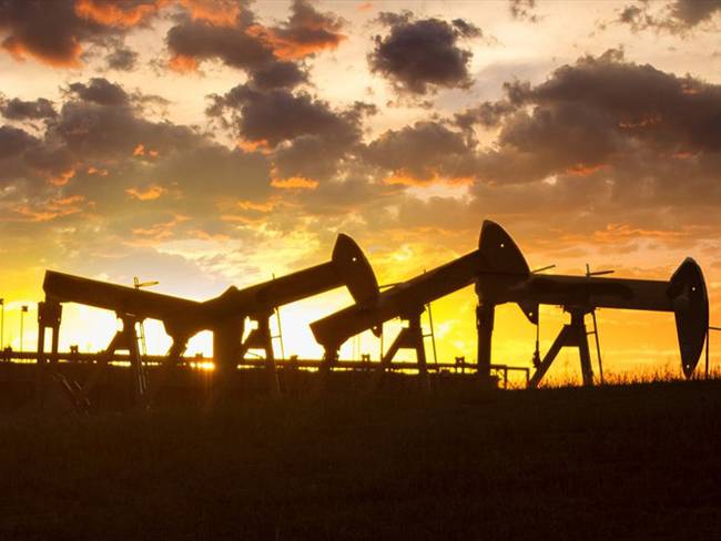 Cualquier país que permita el fracking incrementará sustancialmente su deuda: Max Keiser