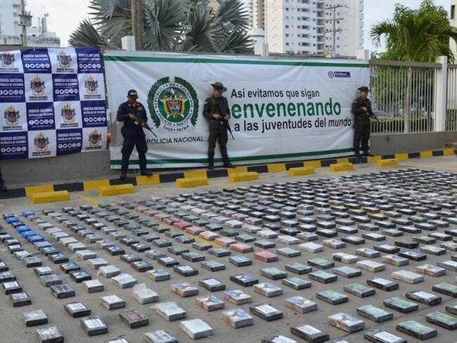 En un contenedor de 40 pies de altura, se ubicaron 37 sacos, mezclados con preparación aglutinantes para moldes. Foto: Cortesía Policía Metropolitana de Cartagena