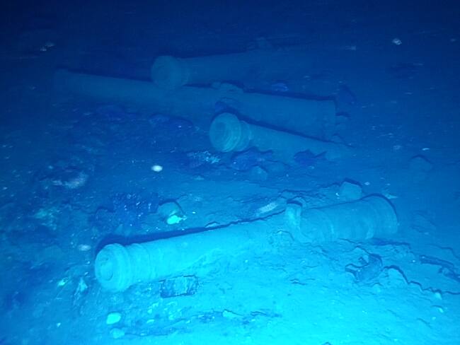 AME9022. BOGOTÁ (COLOMBIA), 08/08/2024.- Fotografía sin fecha cedida por la Armada de Colombia que muestra cañones encontrados en el área de exploración correspondiente a la zona de hundimiento del Galeón San José en una zona del mar Caribe de Colombia. La expedición arqueológica realizada hace dos meses por el Gobierno colombiano al área en la que está el galeón español San José, hundido por corsarios ingleses en el siglo XVIII frente a las costas de Cartagena, descubrió componentes estructurales del barco como un ancla y recipientes como botellas de vidrio y botijas. EFE/ Armada de Colombia / SÓLO USO EDITORIAL/SÓLO DISPONIBLE PARA ILUSTRAR LA NOTICIA QUE ACOMPAÑA (CRÉDITO OBLIGATORIO)