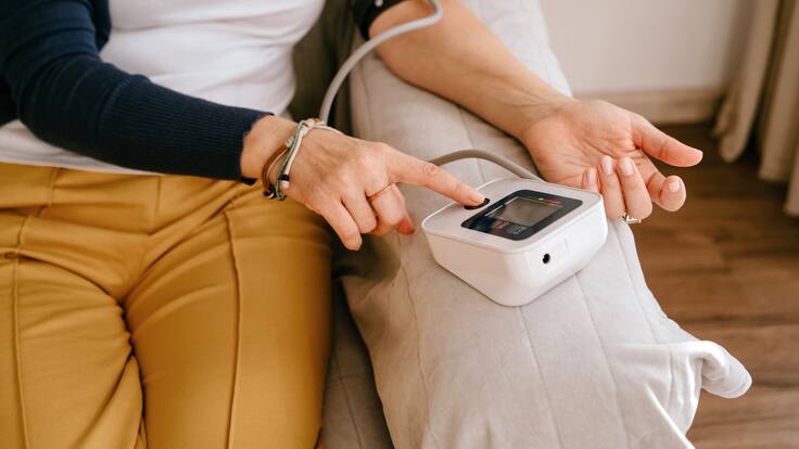 Los niveles de presión arterial que podrían indicarle que está sufriendo de hipertensión