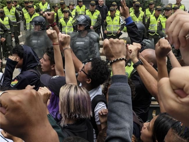 ¿Cuál es la importancia de salir a marchar sin capucha este 21 de noviembre?. Foto: Getty Images