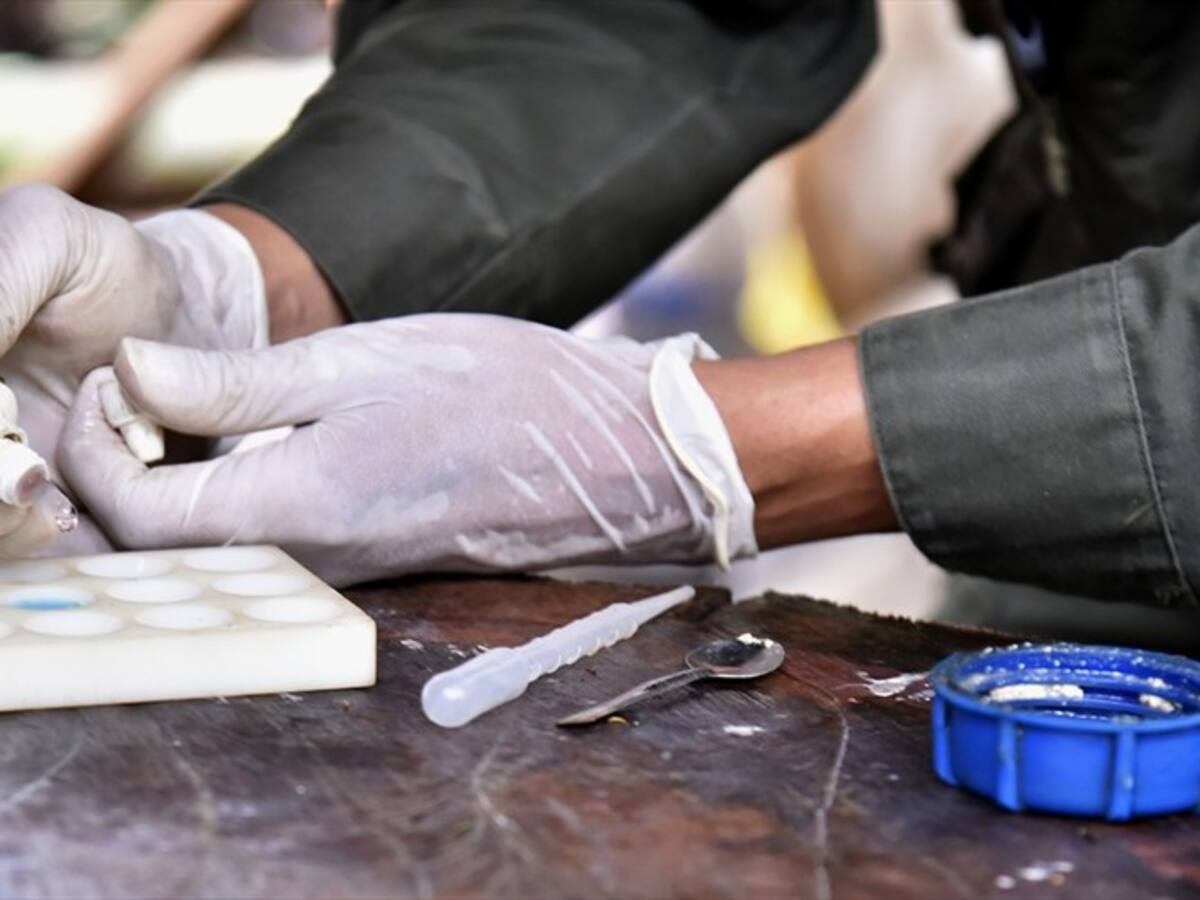 Policía busca a pintor de cuadro de la Virgen María con cocaína rosada