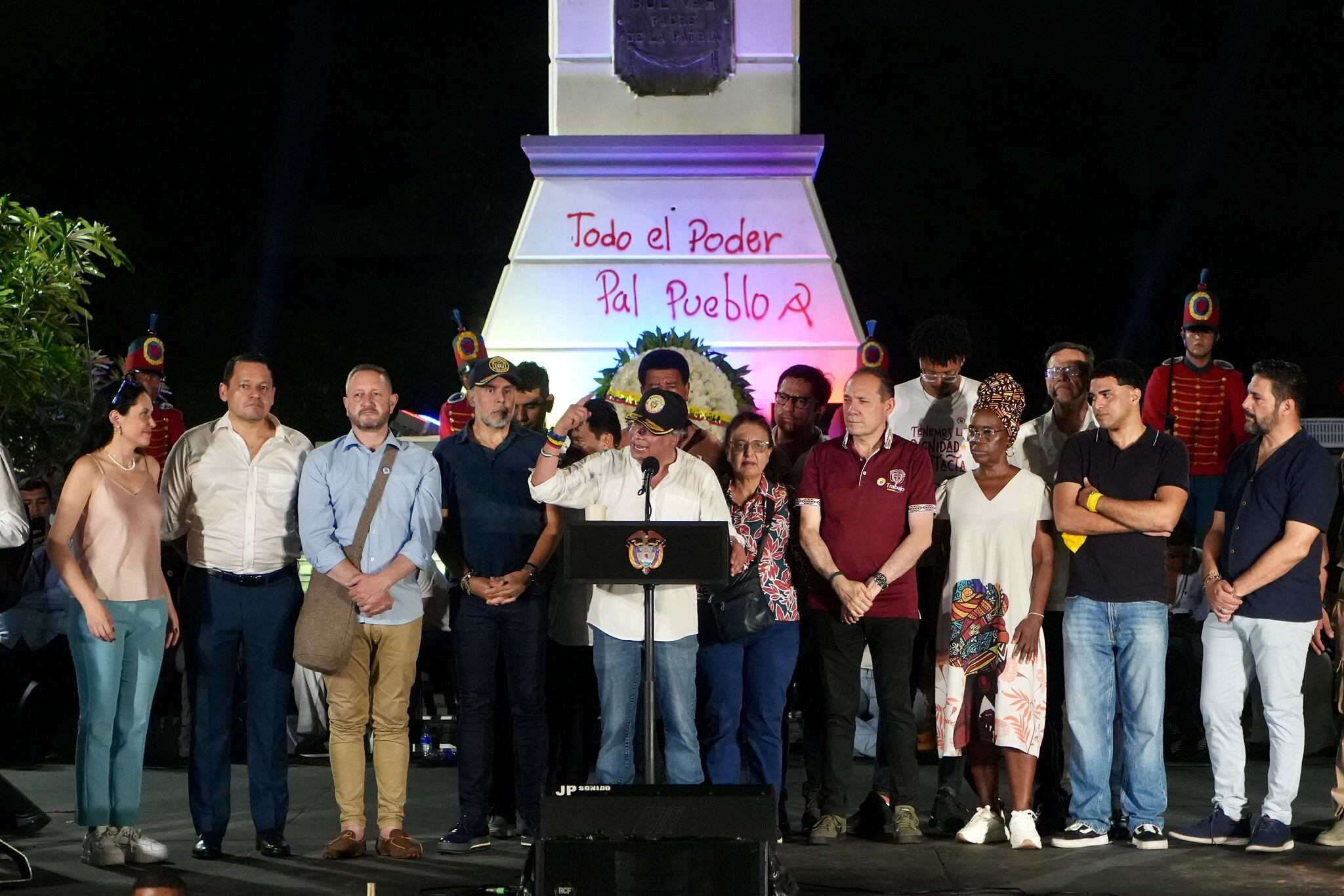 El presidente Gustavo Petro afirmó que "estará al lado del pueblo". Joel González - Presidencia de la República y Cristian Garavito/DPS