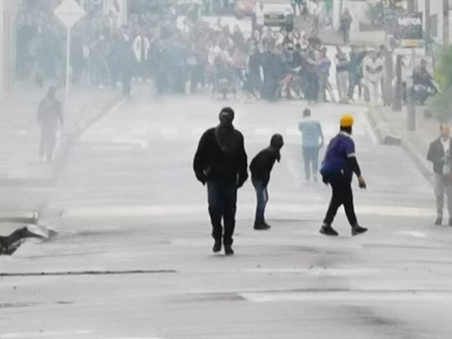 Encapuchados alteran el orden público en la Universidad del Cauca en Popayán . Foto: Cortesía José Marulanda