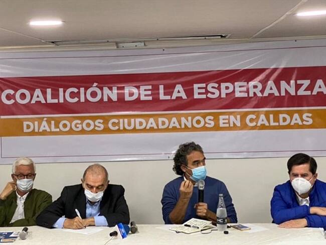Rueda de prensa en el Hotel Carretero con la Coalición de la Esperanza. Foto: La W Radio.