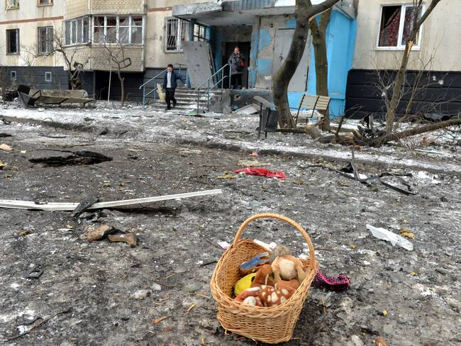 Zelenski denuncia un ataque aéreo ruso contra hospital infantil en Mariúpol, Ucrania