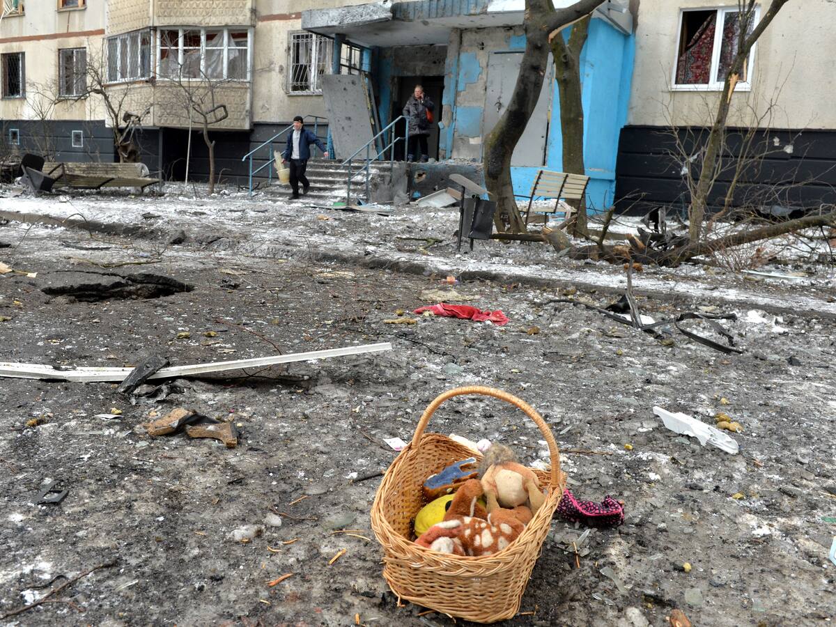 Zelenski denuncia un ataque aéreo ruso contra hospital infantil en Mariúpol, Ucrania