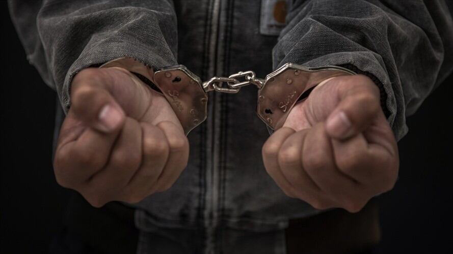 ‘Yeison’ asumió como cabecilla del componente armado y segundo en la estructura del ‘Los Caparros’ después de la entrega voluntaria por parte de ‘Evangélico’. Foto: Getty Images / BOONCHAI WEDMAKAWAND