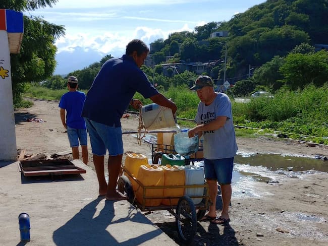25 días sin agua completan los habitantes de la ensenada Juan XXIII en Santa Marta