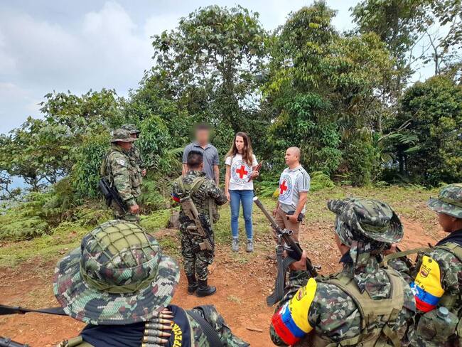 Liberación del dragoneante del Inpec. Foto: Cortesía Comité Internacional de la Cruz Roja (CICR).